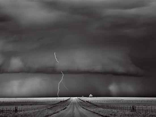lightning-oklahoma-dobrowner-photo-of-the-day-natgeo