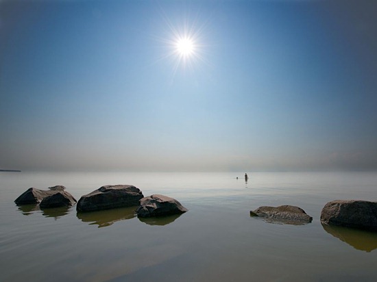 swimmers-lake-winnipeg-photo-of-the-day